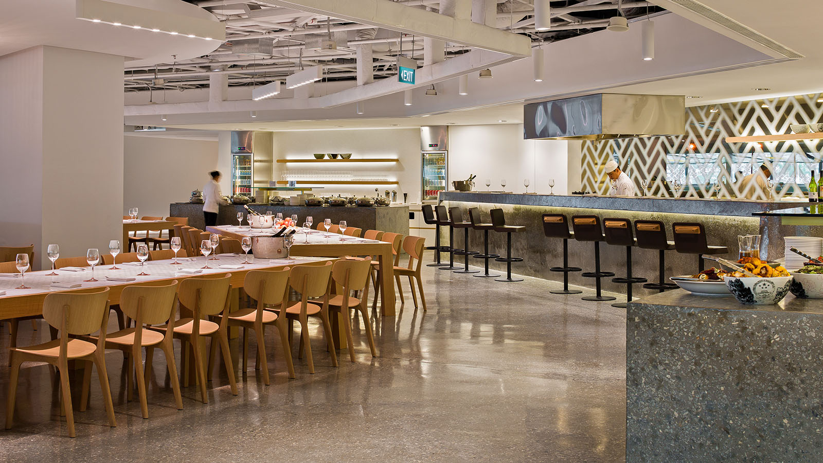 Qantas International Business Lounge Singapore Changi Airport DIning Area